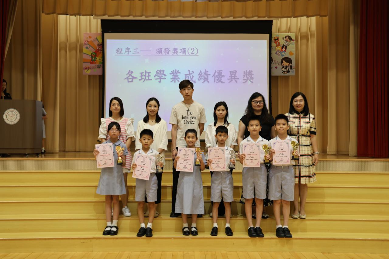 全班學業成績優異獎 3C第一名  許舒泓 第二名 3C吳鴻哲 第三名 3C李汶萱 第一名 許順泓  第二名  楊繹  第三名 賴曉晨